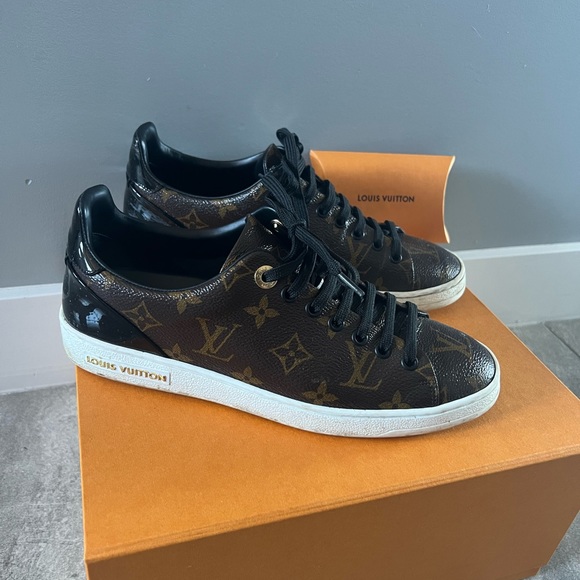 Authentic Louis vitton shoes - Picture 2 of 5